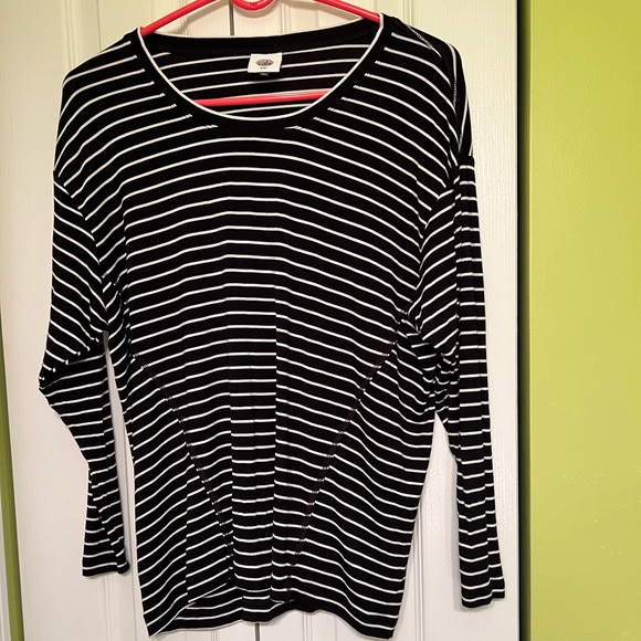 Cabi top - Picture 1 of 1